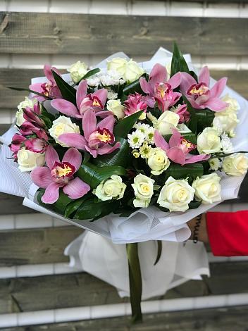Букет цветов из: Розы и Хризантемы в Шыгырдан