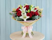 Букет цветов из:  Лилии и Розы в Шыгырдан