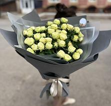 Букет Белые кустовые розы Солинеро в Шыгырдан