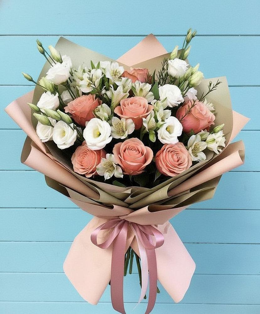 Букет цветов из: Розы, Альстромерии и Лизиантусы в Шыгырдан