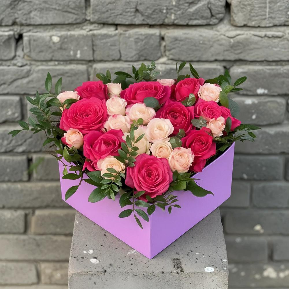 Цветочная композиция из Розы в коробке в Шыгырдан