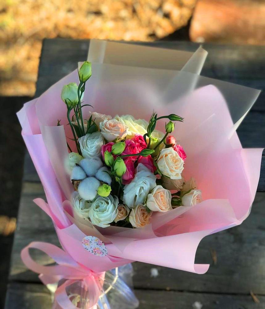 Букет цветов из: Розы и Лизиантусы в Шыгырдан