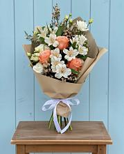 Букет цветов из:  Альстромерии, Лизиантусы, Розы и Хризантемы #REPLACE_PRED# Шыгырдан