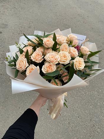 Букет Кремовые розы Латте в Шыгырдан