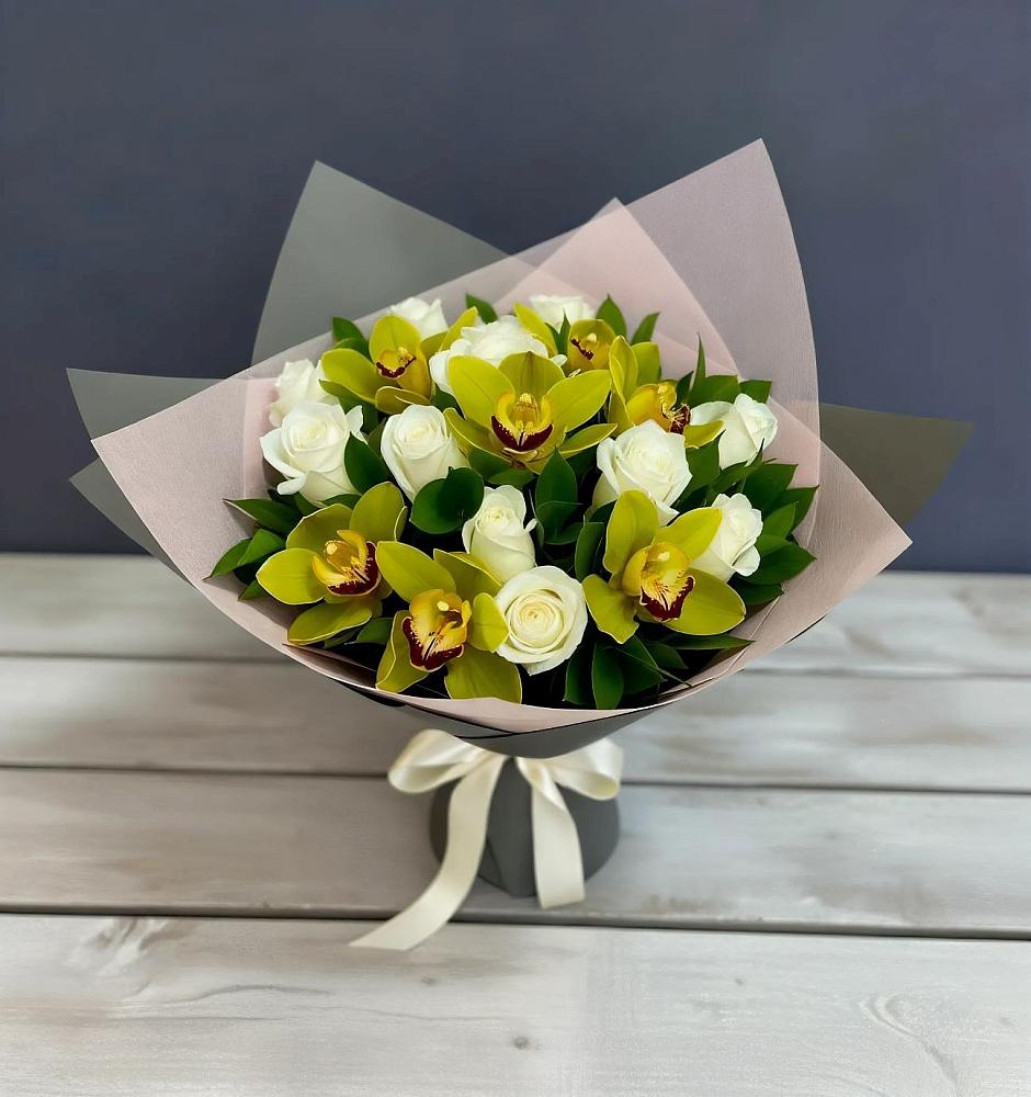 Букет цветов из: Орхидеи и Розы в Шыгырдан