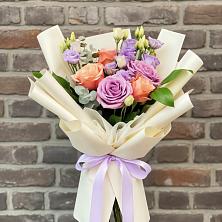 Букет цветов из:  Лизиантусы и Розы в Шыгырдан