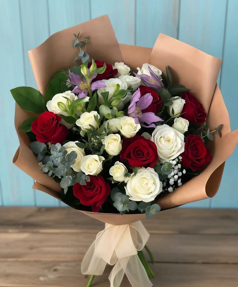Букет цветов из: Розы и Альстромерии в Шыгырдан