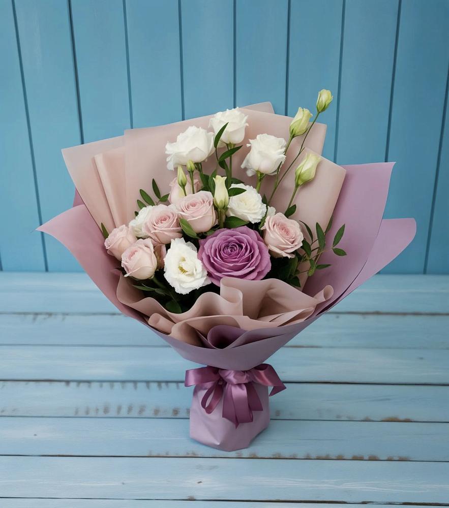 Букет цветов из: Розы и Лизиантусы в Шыгырдан